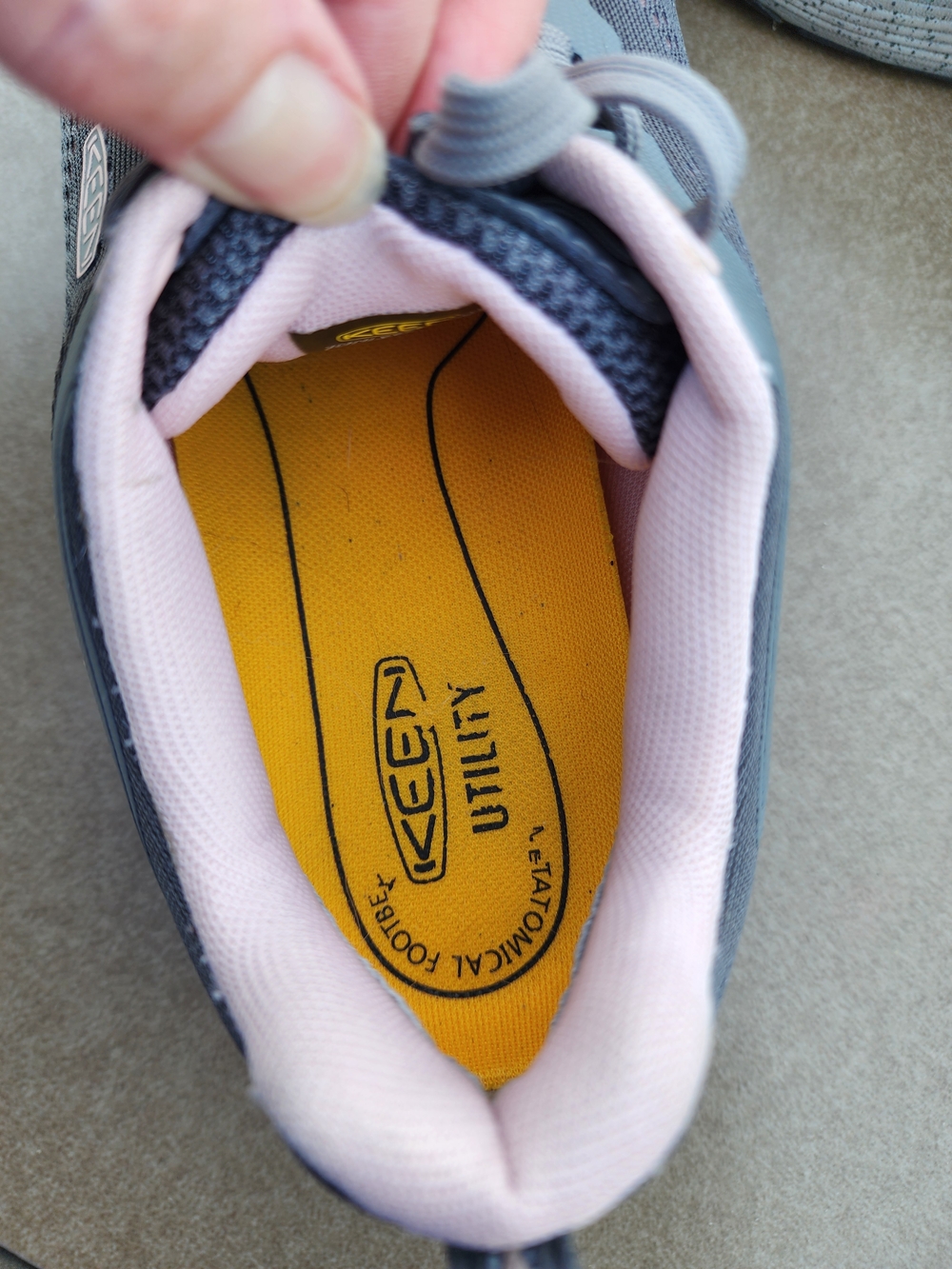 Keen Women's 9.5W Steel-toe Lace-Up Sneakers - Picture 6 of 8